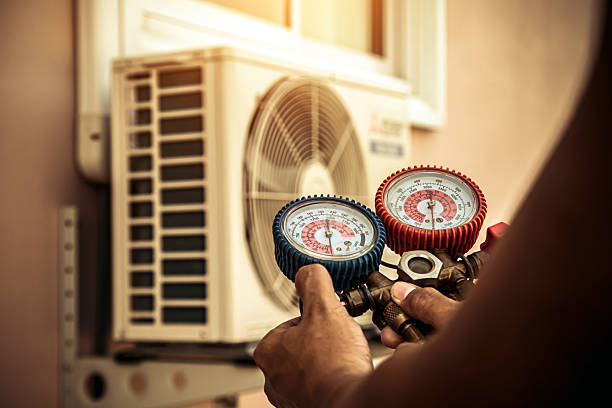 Professional Hvac technician working in Sumneytown, PA
